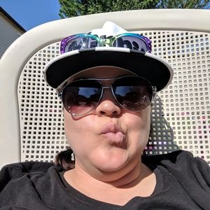 Meet your Posher, Crystal